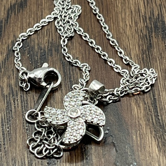 Fan Flower Spinning Windmill And Rhinestones Necklace Stainless Steel - Picture 9 of 16